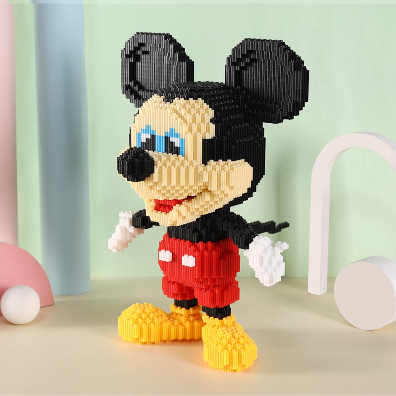 Mega Mouse im roten Anzug | Bausteine
