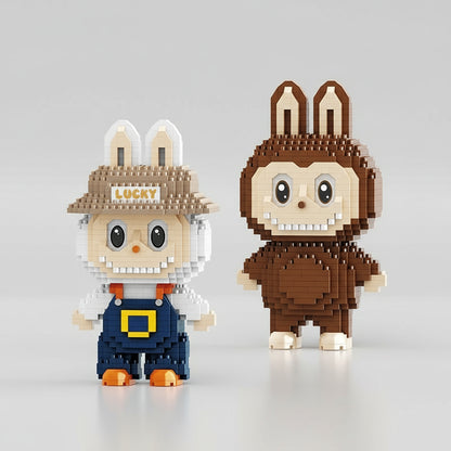 Labubu in Latzhose | Bausteine