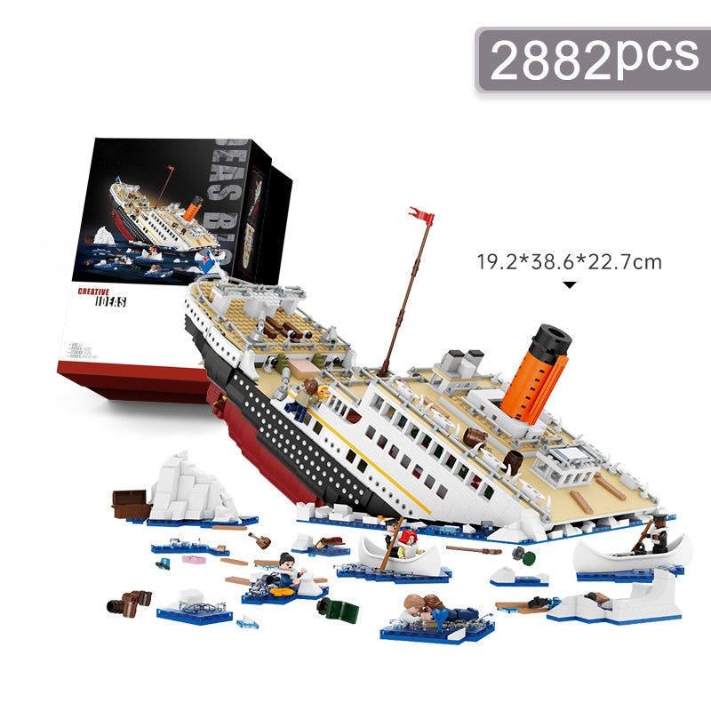 Halb gesunkene Titanic