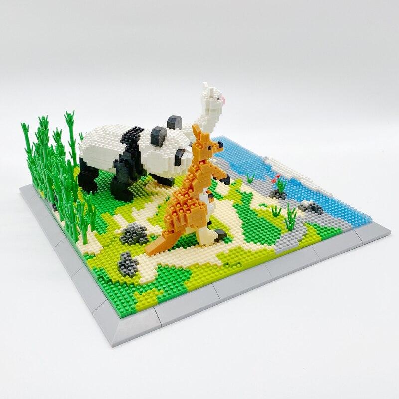 Panda, Känguru und Alpaka auf dem Gras  | Bausteine