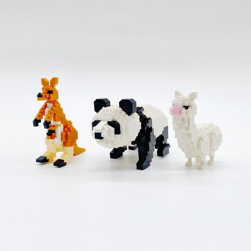 Panda, Känguru und Alpaka auf dem Gras  | Bausteine