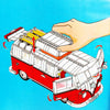 Roter Bus - Morgen zu Hause